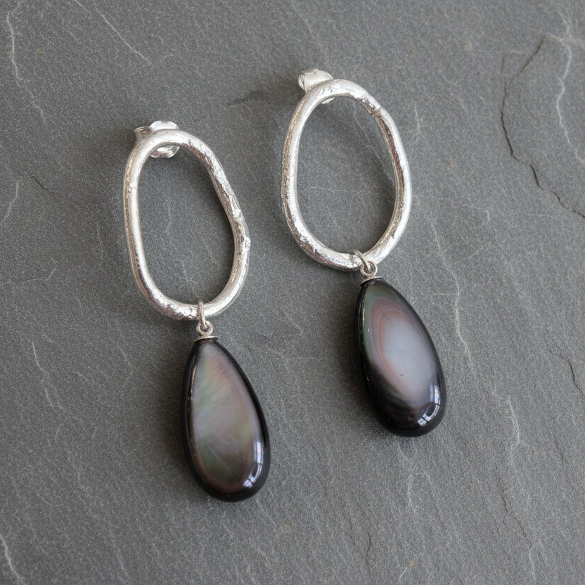ANNE MORGAN - Moonlink Studs With Black Mother of Pearl Shell