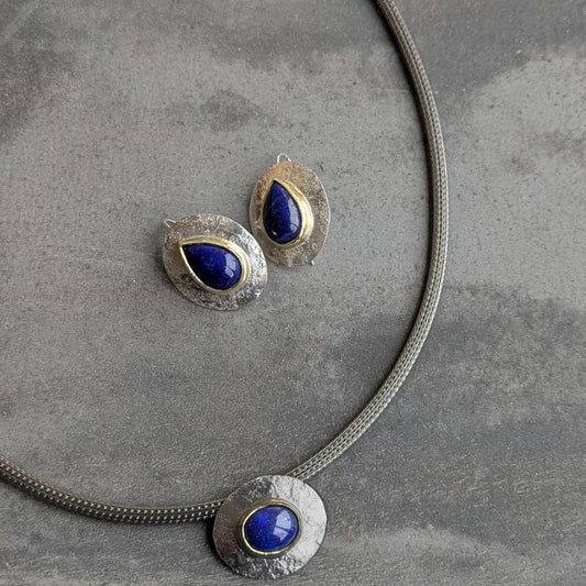 ANNE MORGAN - Silver Cerigyn earrings with lapis in 18ct setting