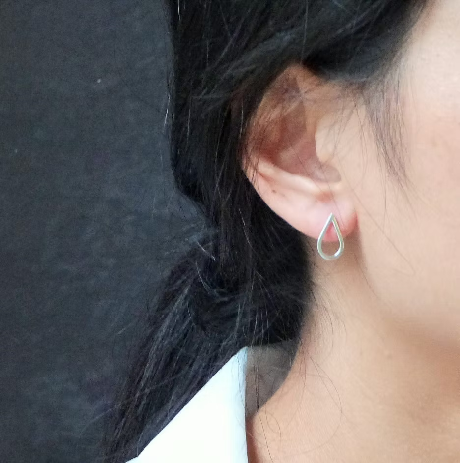 ELIN HORGAN - Small Teardrop Earrings, Gold
