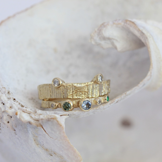 EILY O CONNELL - Crab Eyes Ring, with Diamond Eyes - 9ct Yellow Gold