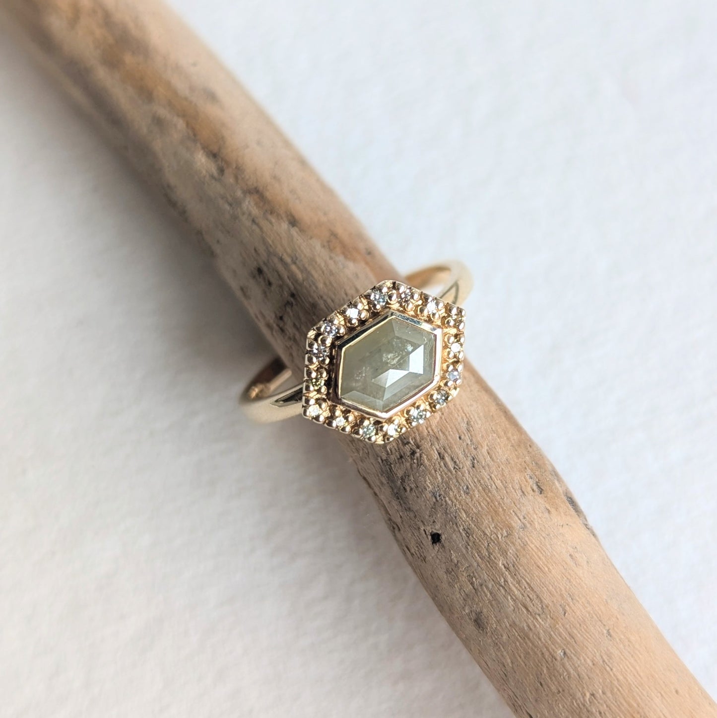 ANNE MORGAN - Halo Hettie Ring