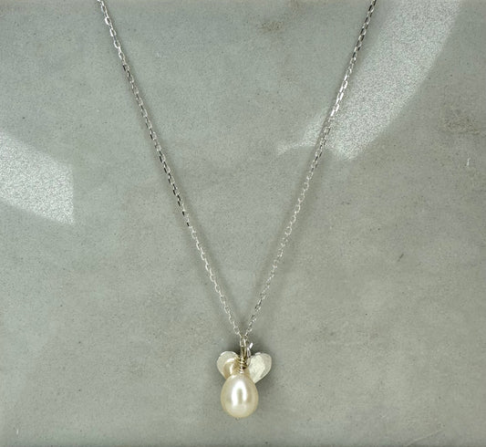 DUXFORD STUDIOS -  Sterling Silver heart necklace with small pearl